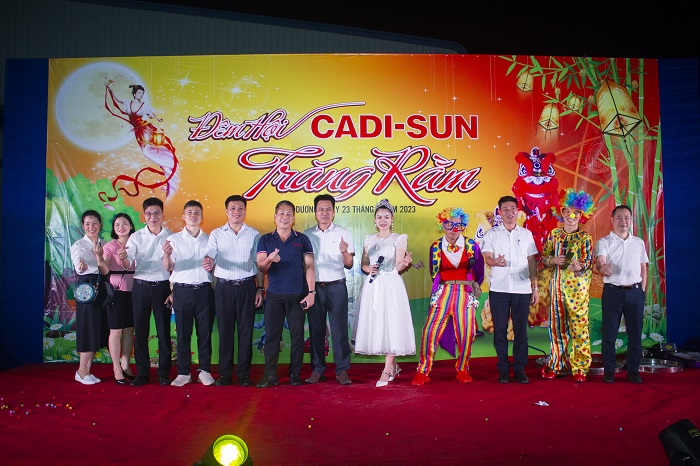 Hàng trăm em nhỏ CADI-SUN Hải Dương vui hội trăng Rằm
